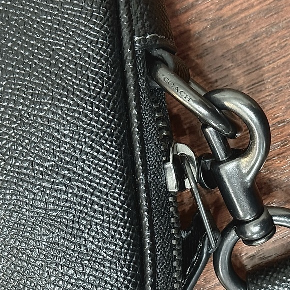 Coach Men’s Liam Compact Brief OFFERS ACCEPTED - Picture 9 of 13